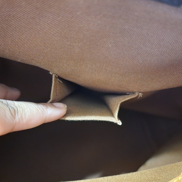 Louis Vuitton Tote - Picture 9 of 9